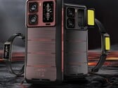 O Oukitel WP300 tem um ponto forte: seu design semimodular. O aparelho inclui uma luz brilhante e uma tela secundária. (Fonte da imagem: Oukitel)