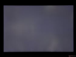 Leve vazamento de luz de fundo