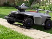 Com o R7, a Anthbot apresenta um novo cortador de grama robótico de ponta, equipado com um braço aparador.