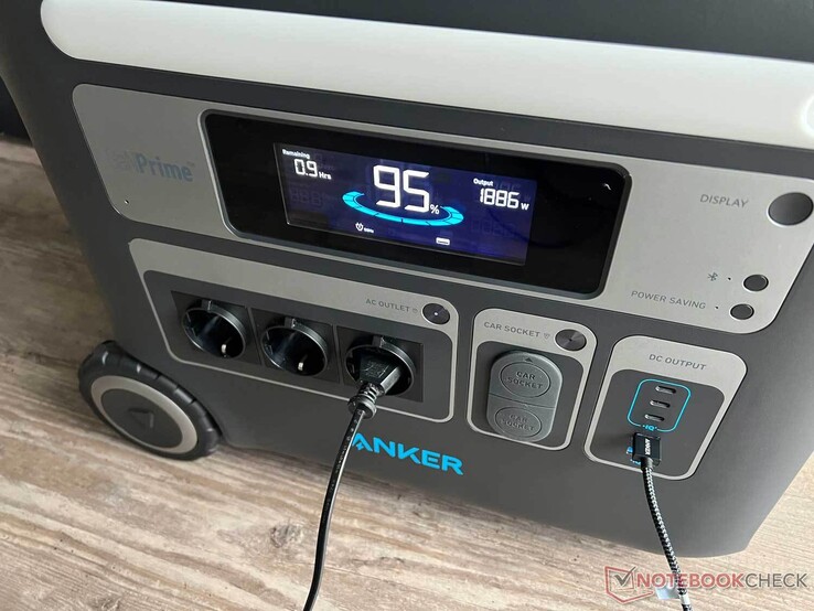 A Anker PowerHouse 767 fornece de forma confiável até 2.300 watts em 10 portas