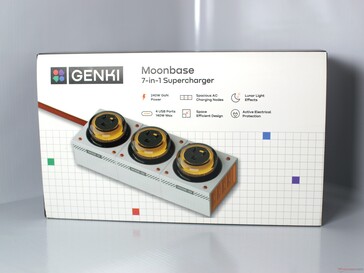 O pacote Moonbase com a capa...