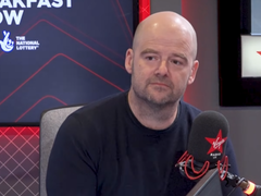 Uma captura de tela de Dan Houser no Chris Evans Breakfast Show (fonte da imagem: Virgin Radio UK YT)