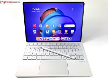 O Glide Keyboard e o Huawei M-Pencil.