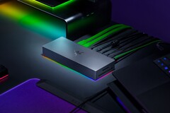 O Razer Thunderbolt 5 Dock tem iluminação RGB e um slot para SSD M.2 (Fonte da imagem: Razer)