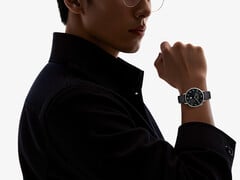 O Watch S4 41 mm custa a partir de 159,99 euros na UE. Na foto: uma imagem promocional do smartwatch. (Fonte da imagem: Xiaomi)