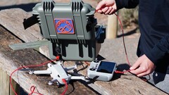 O Yondaway Powchell Charger é à prova d'água IP67 e pode flutuar na água. (Fonte de imagem: Yondaway)