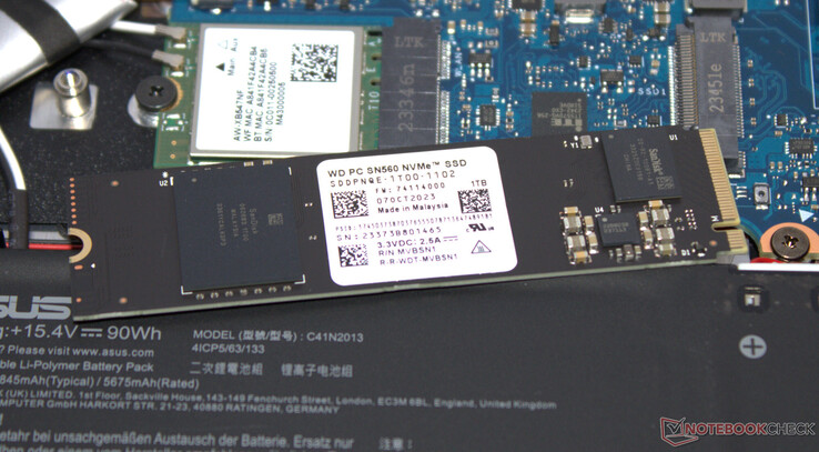 Um SSD PCIe 4 funciona como a unidade do sistema.