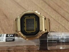 A imagem mais antiga do suposto relógio Casio CRW-001G-9 com anel de ouro (foto), que parece ser um protótipo inicial de pré-produção. (Fonte da imagem: Great G-Shock World)