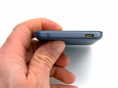 Embora o banco de energia Baseus PicoGo AM41 seja particularmente fino, com uma capacidade de 5.000 mAh