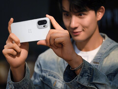 Está confirmado que o Ace 6 terá uma câmera Sony de 50 MP na parte traseira. Na foto: uma imagem promocional do telefone. (Fonte da imagem: OnePlus)