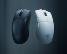 Mouse para jogos sem fio Razer Viper V4 Pro mostrado em preto e branco