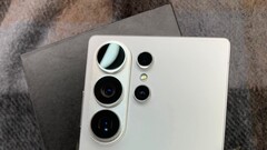 De acordo com um varejista finlandês, não haverá mais uma versão de 128 GB do modelo básico do Galaxy S26. (Fonte da imagem: @SaudiAndroid, editado) 