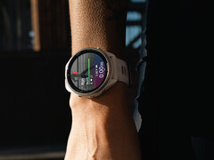 O Forerunner 965 recebeu sua segunda atualização de software estável em algumas semanas. (Fonte da imagem: Garmin)