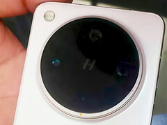 O design do Find X8 Ultra está de acordo com o restante da série Find X8. (Fonte da imagem: via Weibo)