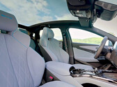 Interior do Modelo 3 do concorrente BYD Seal (imagem: BYD/YouTube)