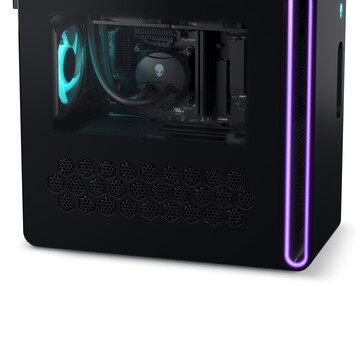 Alienware Autora R16 com um resfriador líquido (imagem via Dell)