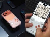 Capa flip-to-play GameBaby Transparent Edition, em edição limitada, para iPhone 17 Pro Max