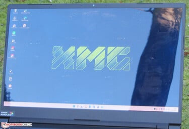 XMG Pro 15 ao ar livre