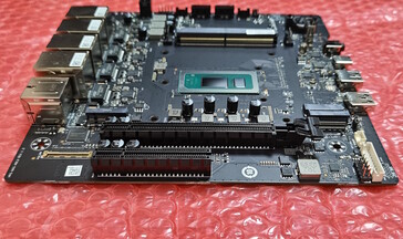 A placa Pro: 2x PCIe