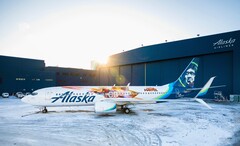 A aeronave já havia pousado quando o A21 Galaxy pegou fogo. (Fonte da imagem: Alaska Airlines)