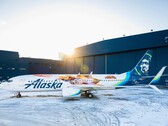 A aeronave já havia pousado quando o A21 Galaxy pegou fogo. (Fonte da imagem: Alaska Airlines)