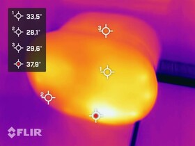 O ponto quente na frente não é exatamente frio, com 38°C.