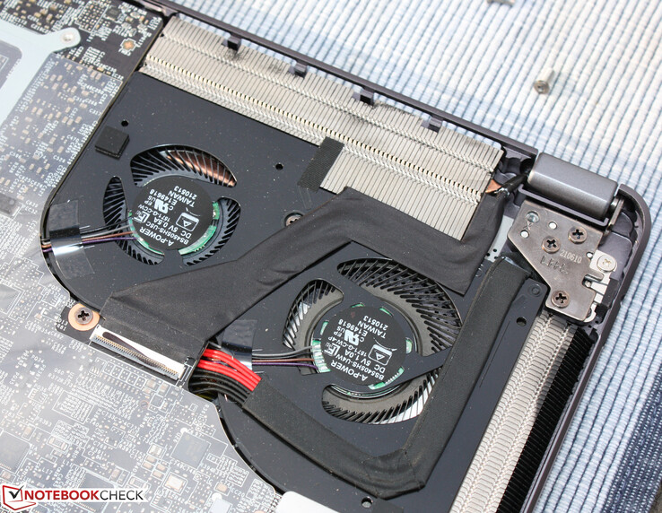 Três ventiladores são instalados no Z16, isso é suficiente para i7-11800H e RTX 3060 na caixa fina?