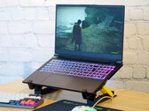 Análise do laptop para jogos Schenker XMG Pro 15 E23 (PD50SND-G): Um brinde ao equilíbrio entre trabalho e diversão!