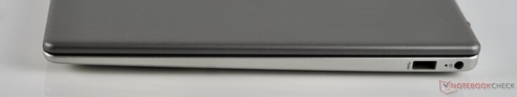 À direita: Conexão de energia, USB-A (5 GBit/s)