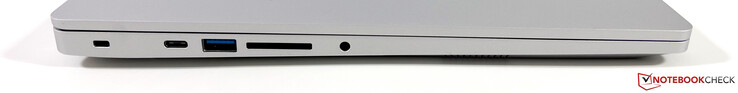 Lado esquerdo: Kensington Lock, USB-C 3.2 Gen.2 (10 Gbps, DisplayPort-ALT modo 1.4, Power Delivery), USB-A 3.2 Gen.1 (5 Gbps), leitor de cartões, conector estéreo de 3.5 mm