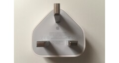Um carregador de iPhone da Salcomp. (Fonte: Apple Comunidade)