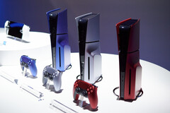 Os novos designs do Playstation 5 da Sony, incluindo o controle. (Foto: Andreas Sebayang/Notebookcheck.com)