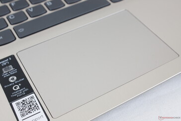 O Clickpad funciona muito bem para o controle básico do cursor, mas o clique parece fraco e esponjoso