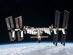 A ISS em órbita (Fonte da imagem: NASA; cortada)