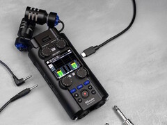 A Zoom apresenta o H5studio Handy Recorder com microfones grandes capazes de capturar gravações de áudio de alta qualidade no set. (Fonte da imagem: Zoom)