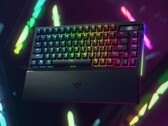 O teclado mecânico Razer BlackWidow V4 Pro 75%. (Fonte da imagem: Razer)