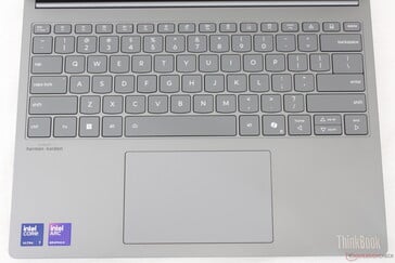 Teclas dedicadas de extensor de tela e widget próximas ao canto superior direito do teclado