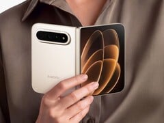 Além da cor vermelha, o Xiaomi 18 Fold também estará disponível nas cores preta e branco quente.