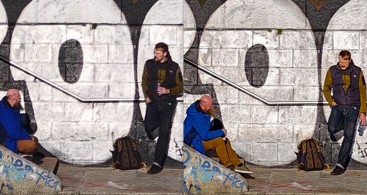 Oppo à esquerda, Vivo à direita.