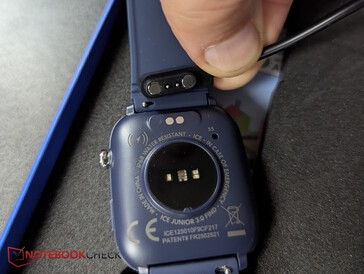 Sensores, classificação IP68 e o cabo de carregamento magnético