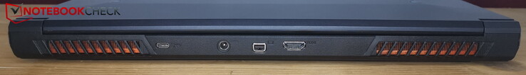 Parte traseira: USB-C 3.2 Gen2, alimentação, MiniDP, HDMI
