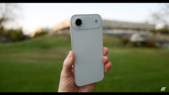 Outro suposto iPhone de última geração. (Fonte da imagem: AppleTrack via YouTube)