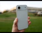 Outro suposto iPhone de última geração. (Fonte da imagem: AppleTrack via YouTube)