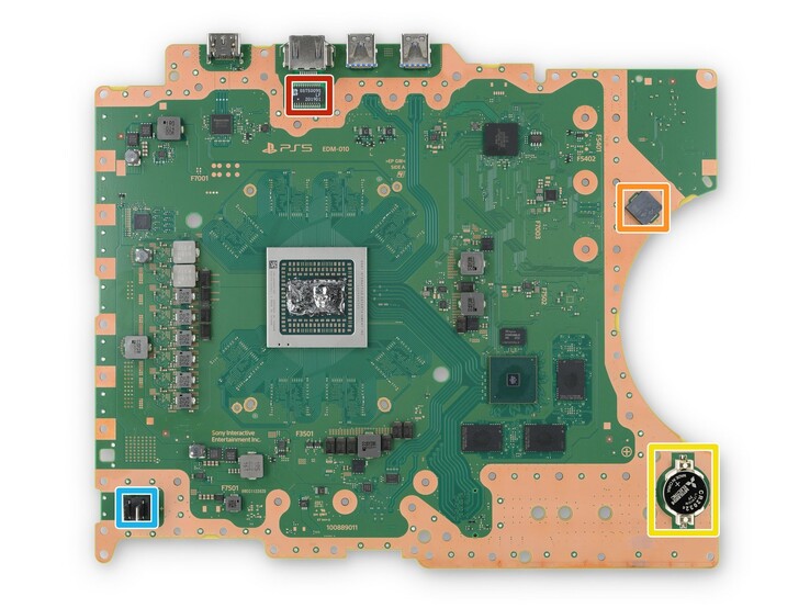 A bateria CMOS é uma pequena célula 3V CR2032. (Fonte de imagem: iFixit)