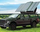 O Jackery Explorer System combina uma tenda no telhado com painéis solares retráteis. (Fonte da imagem: Jackery)