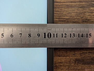 Molduras laterais estreitas