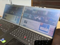 IPS (à esquerda) vs. OLED (à direita)