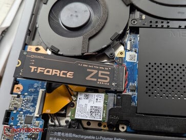Usamos o T-Force Z540 em vez do SSD comum