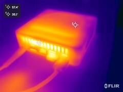 Intel NUC 13 Pro Kit vs. teste de estresse (atrás)