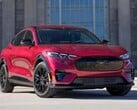 Um SUV Ford Mustang Mach-E elétrico (Fonte da imagem: Ford)